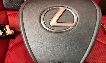 Подушка безопасности в руле Lexus ES300h