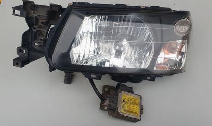 Фара левая ксенон Subaru Forester II 2005