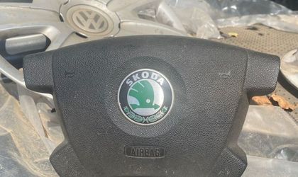 Подушка безопасности в руле Skoda Fabia, I