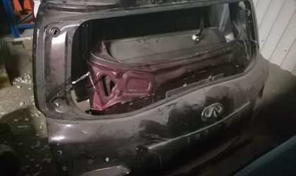 Крышка багажника Infiniti QX56, II