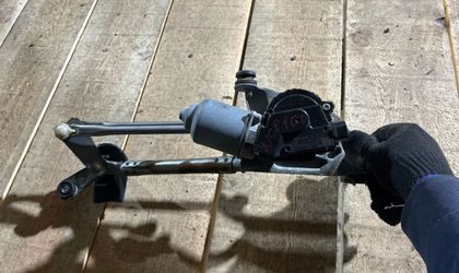 Трапеция дворников Toyota Ractis 2010 8511052330 NCP100 1NZ-FE