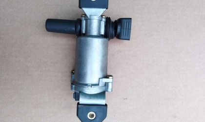 Сервопривод стекла багажника mercedes w163 ml320