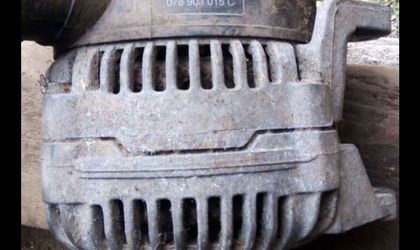 Генератор Audi A6 allroad, I (C5) 2000