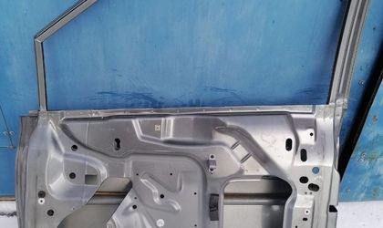 Дверь передняя правая Chrysler Voyager, IV 
