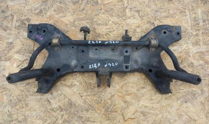 320 балка (подрамник) на MITSUBISHI COLT Z25A