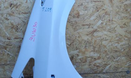 T204 крыло на TOYOTA PRIUS ZVW30