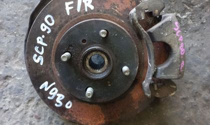 930 ступица F/R на TOYOTA VITZ SCP90