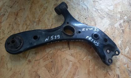 529 рычаг на TOYOTA PRIUS ZVW30