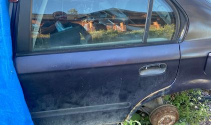 Дверь левая задняя в сборе Honda Civic VI