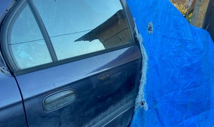 Стекло двери задней правой Honda Civic VI