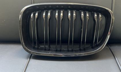 Решетка радиатора Л BMW 1 серии F20 