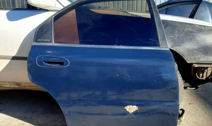 Дверь правая задняя в сборе Honda Accord V 1995