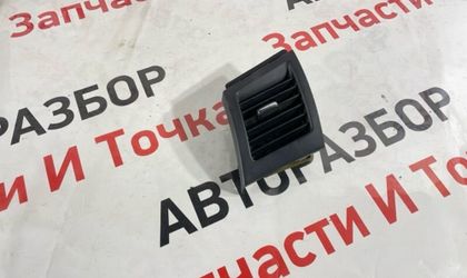 Воздуховод салона передний правый Mitsubishi