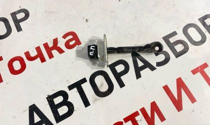 Ограничитель двери передний правый Mitsubishi