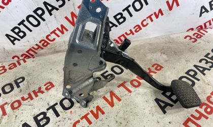 Педаль тормоза Opel Astra H седан Z18XER 1.8 2008