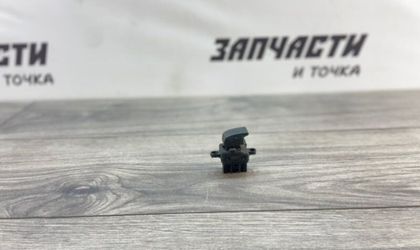 Кнопка стеклоподъемника передняя левая Mazda Axela