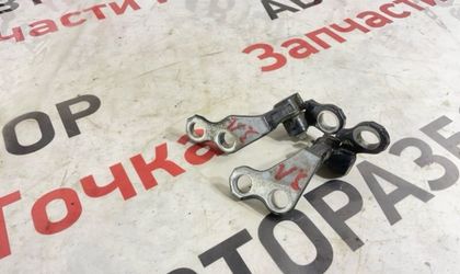 Петля двери задняя левая Ford C-Max C214 2.0L MI4