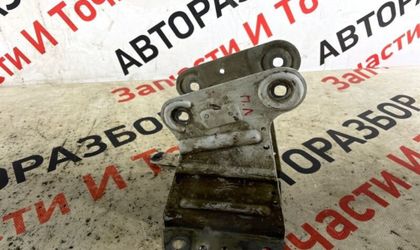 Кронштейн усилителя бампера передний левый Opel