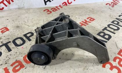 Кронштейн обводного ролика LADA Granta 2190 FL