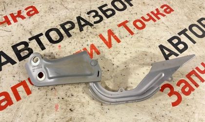 Петля капота правая Ford Focus универсал pndd 2016