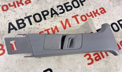 Обшивка салона правая Opel Astra H седан Z18XER