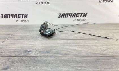 Замок боковой двери задний правый Mazda Axela BK5P