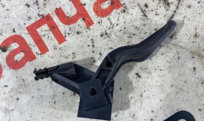 Ручка открывания капота Opel Astra H хетчбек