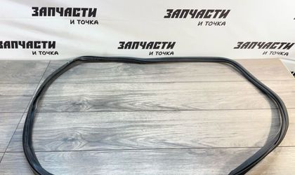 Уплотнительная резинка боковой двери задняя правая