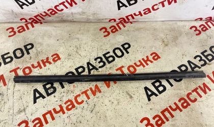 Уплотнитель стекла двери передний левый Opel Astra