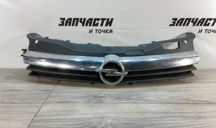 Решетка радиатора Opel Astra H седан Z16XER 2008