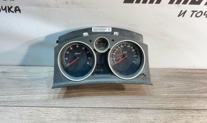 Панель приборов Opel Astra H седан Z16XER 2008