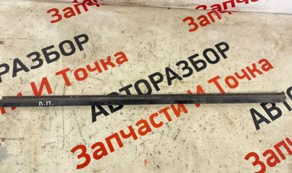 Уплотнитель стекла двери передний правый Opel