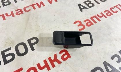 Накладка внутренней ручки двери передняя левая