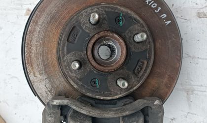 Поворотный кулак левый Kia Rio, III 2011