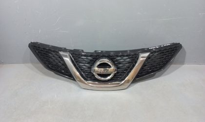 Решетка радиатора Nissan Qashqai J11