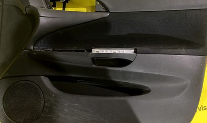 Обшивка двери передней правой Toyota Caldina, III