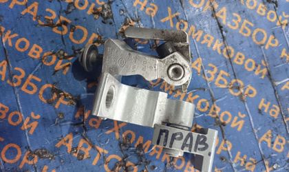 Петли двери задней правой Volkswagen Polo V