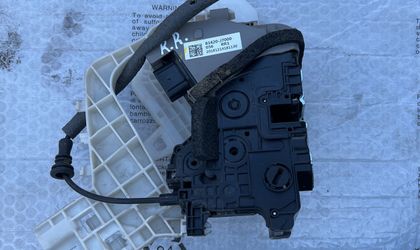 Замок двери задней правой  Kia Ceed 3