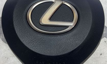 Подушка безопасности в руле Lexus Rx350