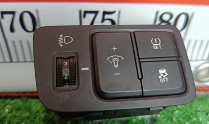 Блок кнопок и регулировки света Hyundai Solaris 2