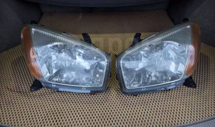 Комплект фар Toyota RAV4, II (2000—2003) 2000