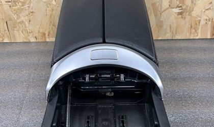 Подлокотник центральный передний w205 c205 w 205