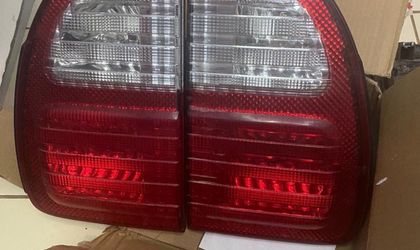 Фонарь крышки багажника правый Lexus LX, II Рес...