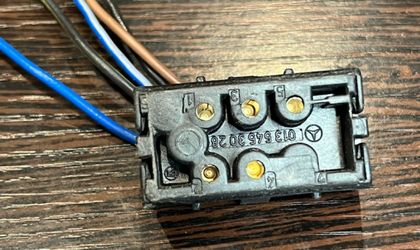 Разъем колодка Mercedes A0135453028