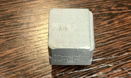 Реле Mercedes A0025428819