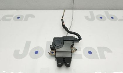 Замок крышки багажника  Toyota Avensis AZT250 1AZ-FSE 2005 