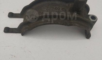 Кронштейн воздушного насоса Mercedes-Benz M112E32