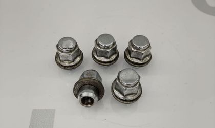 Гайки колесные комплект  5шт Toyota Harrier MCU36