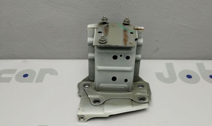 Кронштейн усилителя переднего бампера правый Nissan Juke YF15, HR15DE
