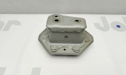 Крепление жесткости переднего бампера 
 правое Nissan Note E12 HR12DDR 2013